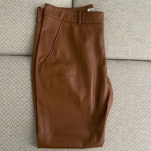 Brown Zara Straight Leg Faux Leather Pants
• 10
• never worn
• no flaws
